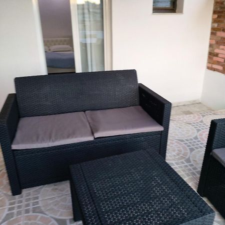 Spacious Apartment Near The Beach Sarande Exterior photo
