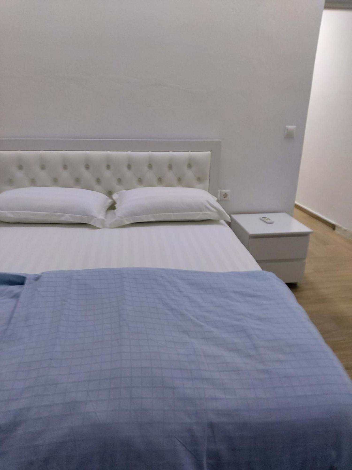 Spacious Apartment Near The Beach Sarande Exterior photo